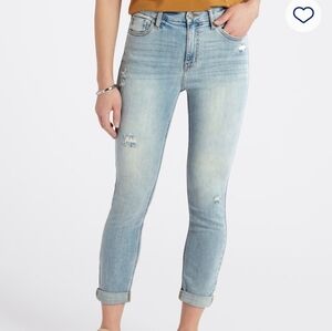 Women's Light Blue Cropped Jeans